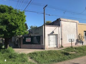 Casa Ituzaingo 1697 todos los servicios u$s 45.000.-