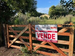 Casa a reciclar con 2 lotes total 1225 m2 en Doyle