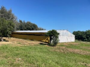 Vendo granja de pollos habilitada, completa lista para trabajar u$s 300.000