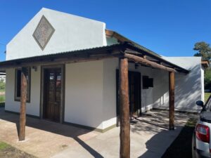 Doyle, hermosa cabaña, lote de 700 m2 u$s 35.000