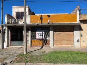 Pellegrini 1750 casa y local comercial u$s 87.000.-