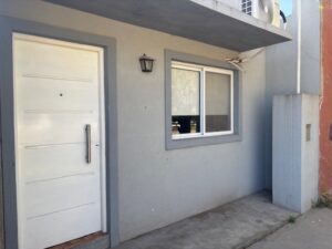 Vendo casa a estrenar, con pileta y 700 mts de lote, Doyle.