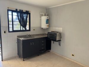 Dpto. en planta alta, Arnaldo 555 sin expensas u$s 32.000